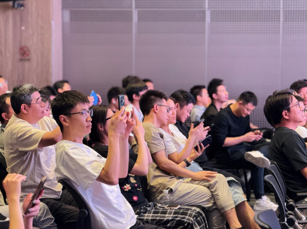 上升浪 李子将迎销售高峰，“2025多多好特产”走进成都，助力四川农货“质价双优”